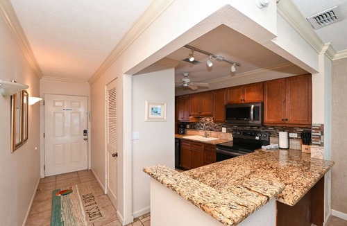 Siesta Key Condo | BEACHFRONT CONDO - THREE BEDROOM - HEATED POOL - FREE BOAT DOCKS - RENOVATED