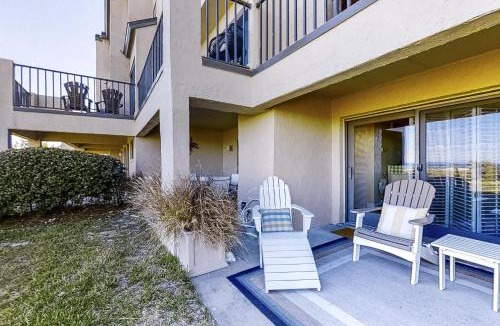 Amelia City House | Beachfront condo with outdoor pool, patio & washer/dryer - dog-friendly