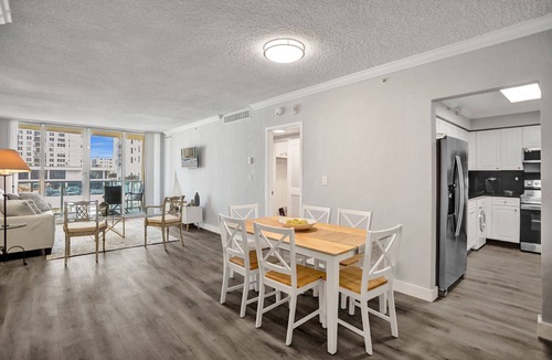 Hollywood South Central Beach Condo | Beachfront condo