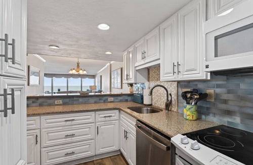 Northeast Virginia Beach Apartment | Beachfront Condo/Pool/Surfing/Fishing/Surf