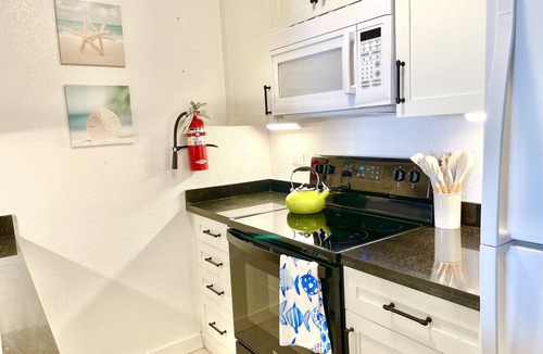 Estate Golden Rock Condo | Beachfront Condo in Christiansted with Ocean View
