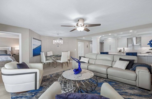 Park Shore Condo | Beachfront condo with exceptional views – CL0802