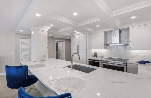 Park Shore Condo | Beachfront condo with exceptional views – CL0802