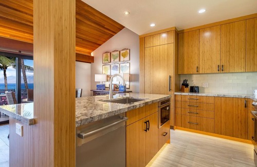 Wailea Condo | Beachfront Condo with Postcard Views - Makena Surf F306