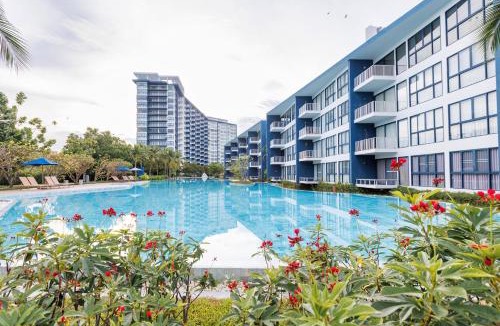 Cha-am Apartment | Beachfront Condo with Private Beach & Huge Pool