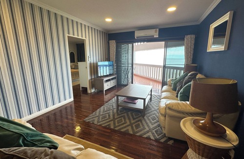 Hua Hin Apartment | Beachfront condo with full sea view and the facilities of a 5-star resort