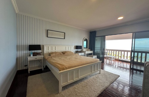 Hua Hin Apartment | Beachfront condo with full sea view and the facilities of a 5-star resort