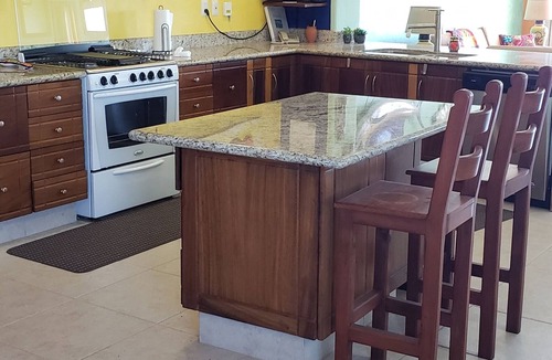Emiliano Zapata Condo | Beachfront Condominium-Great Prices Great View/No children under 13 allowed