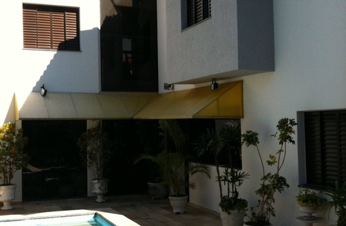 Jardim Casablanca House | Beachfront condominium in Peruíbe with pool and barbecue area.