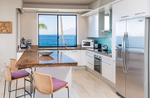 Wailea Condo | Beachfront /Corner /Renovated/2nd floor condo unit: F-204