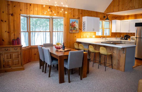 Harbor Springs Cottage | Beachfront Cottage off Tunnel of Trees