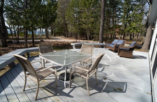 Harbor Springs Cottage | Beachfront Cottage off Tunnel of Trees