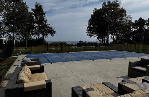 Lexington Cabin | Beachfront cottage #2 in Lexington with AC, shared Hot Tub & Pool on Lake Huron
