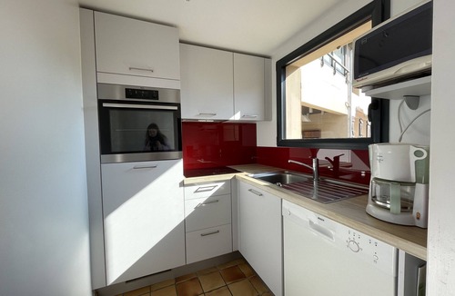Saint-Pair-sur-Mer Apartment | Beachfront Duplex with Terrace and Direct Beach Access