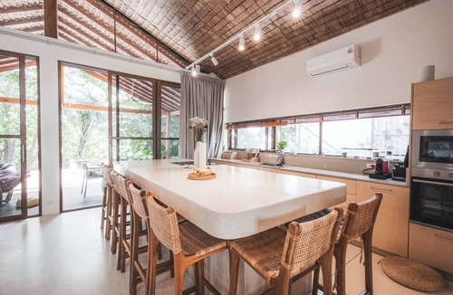 Haad Pleayleam Villa | Beachfront Dream House