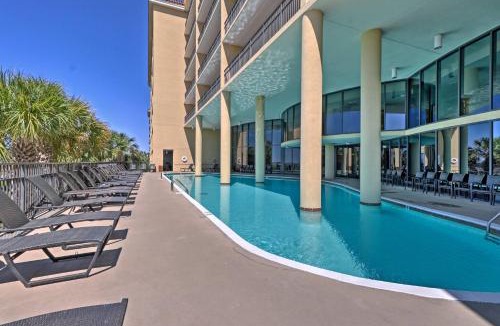 Dauphin Island House | Beachfront Dauphin Island Condo w/2 Pools & Sauna