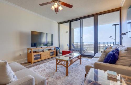 Dauphin Island House | Beachfront Dauphin Island Condo w/2 Pools & Sauna