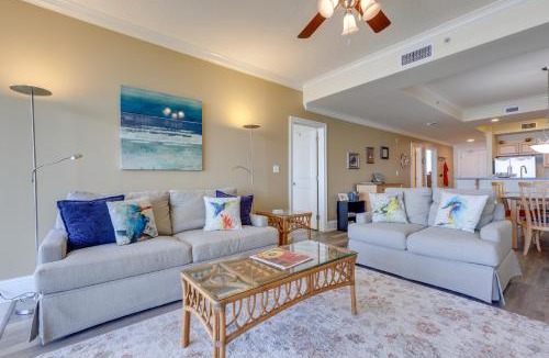 Dauphin Island House | Beachfront Dauphin Island Condo w/2 Pools & Sauna