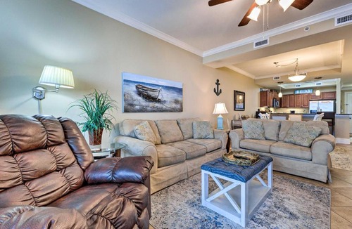 Dauphin Island House | Beachfront Dauphin Island Condo: Pool Access!
