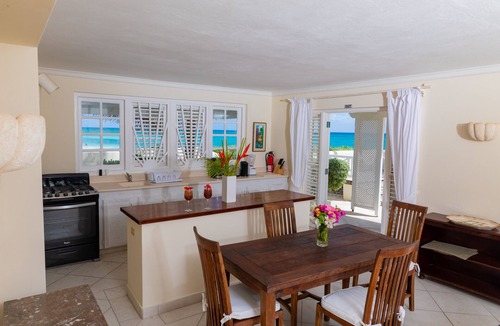 Silver Sands Apartment | Beachfront DeLuxe apartment right on the beach