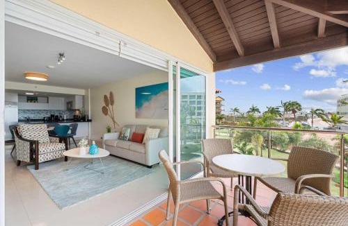 Oranjestad-West House | Beachfront - Deluxe View 1BR condo - E323-2