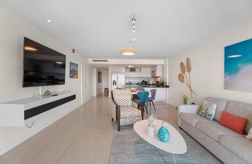 Oranjestad-West House | Beachfront - Deluxe View 1BR condo - E323-2