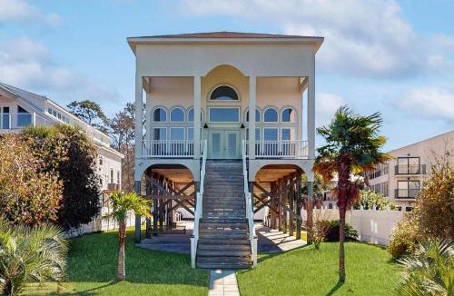 Fairhope House | Beachfront Dog-Friendly Home with Deck Private Outdoor Pool AC Grill Free WiFi