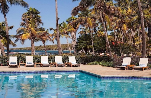 Carenero Apartment | Beachfront Dream! Direct Beach Access, Onsite Pool, Spa, Playground and Parking!