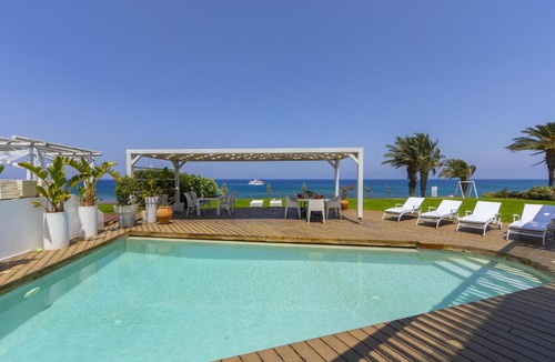 Pernera Villa | Beachfront Dream Villa