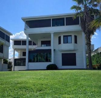 Pelitkoy Villa | Beachfront Duplex 3-BR in Pelitköy, Beach Access