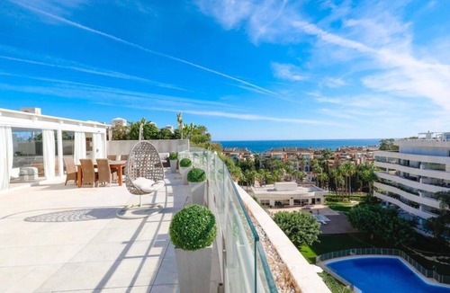 Puerto Banus Apartment | Beachfront duplex penthouse with private pool, 5' from Puerto Banus