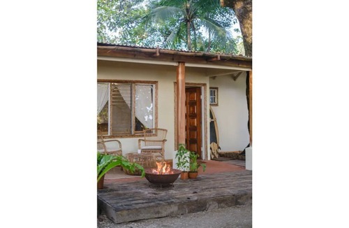 Garza House | Beachfront Eco Private Cabina