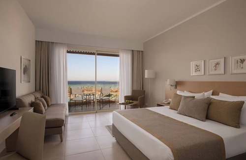 Sahl Hasheeh Resort | Beachfront Resort with Pools, Kids’ Aqua Park, Spa, Dining & Water Sports
