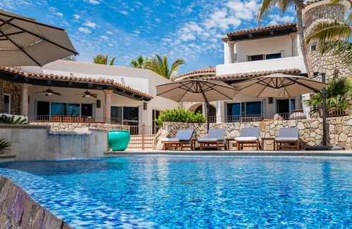 Buzzards Villa | Beachfront El Encanto 5 BR Villa