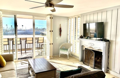 Townsite Cottage | Beachfront End-unit Cottage with whitewater ocean views and private entrance