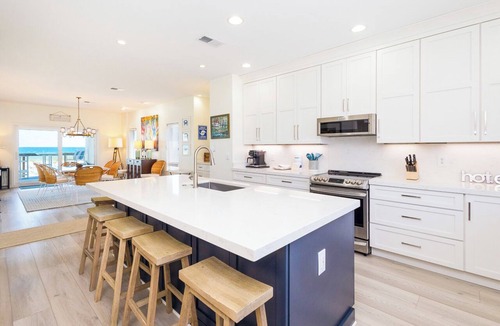 Villa Primera House | Beachfront Escape for 18 on Pensacola Beach