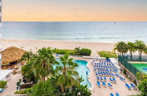 Galt Mile Apartment | Beachfront Escape Pool Stunning Beach Views