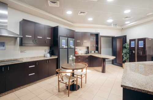 Jumeira 3 Bed & Breakfast | Beachfront Escape at Sunset Beach - Pipeline Suite