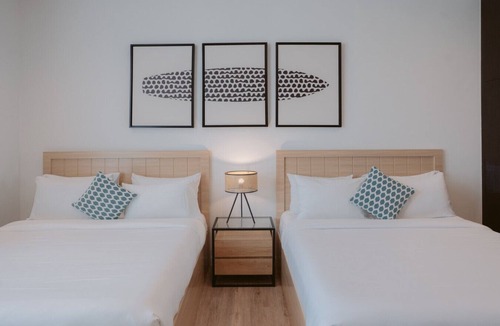 Jumeira 3 Bed & Breakfast | Beachfront Escape at Sunset Beach - Pipeline Suite