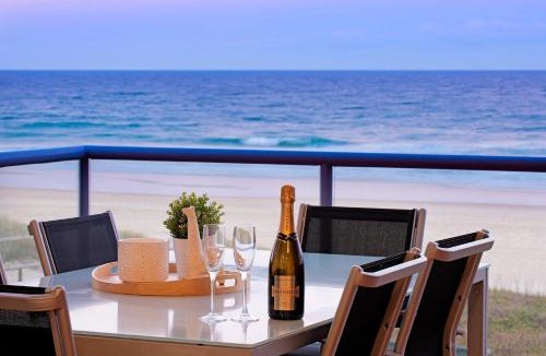 Mermaid Beach House | Beachfront Escape