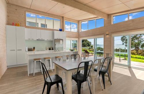 Snells Beach House | Beachfront Escape - Snells Beach Holiday Home