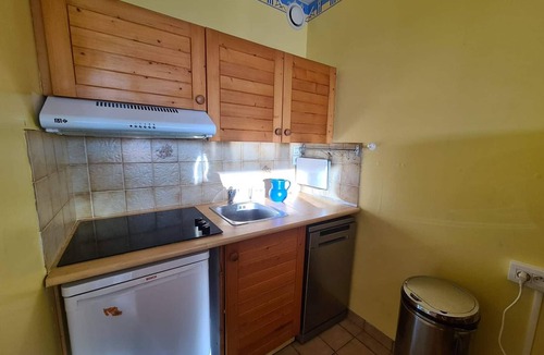 Saint-Jean-de-Monts Apartment | Beachfront Studio/Cabin, Sleeps 4, Terrace, Veranda, Pets Allowed, Near Golf, Saint-Jean-de-Monts