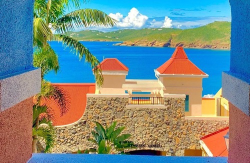 Estate Bakkero Resort | BEACHFRONT FRENCHMAN'S COVE RESORT+AMENITIES, 2-BEDROOM RESORT VILLA