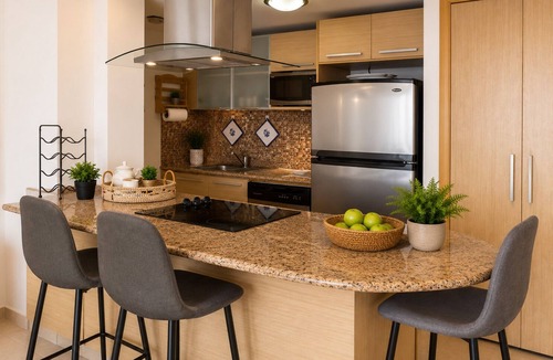 Villas Del Mar Apartment | Beachfront| Full Kitchen| FastWifi | Infinity Pool