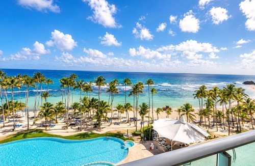 Villas Del Mar Apartment | Beachfront| Full Kitchen| FastWifi | Infinity Pool