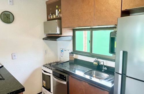 Barro Preto House | Beachfront fully-equipped 2-bedroom house near Beach Park with AC, WiFi.