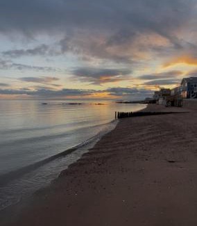 Momauguin House | beachfront fully refurbished home