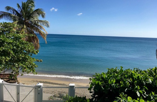 Bajo House | BEACHFRONT Gated "Beach Bliss" House, Directly On The Beach