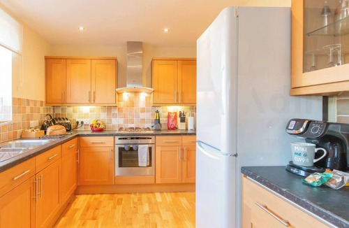 Birchington Apartment | Beachfront 2-bedroom, pet-friendly, ground-floor apartment in Birchington by Adliv