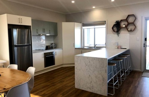 Clinton House | Beachfront Gem | Cast a Line at 29